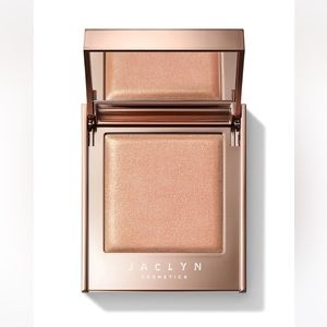Jaclyn Accent Light Highlighter Mesmerized
